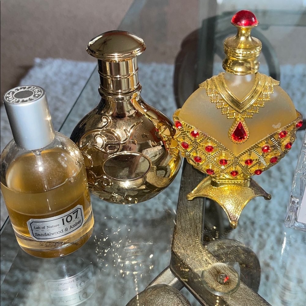 Assorted perfumes and oil - Picture 2 of 4